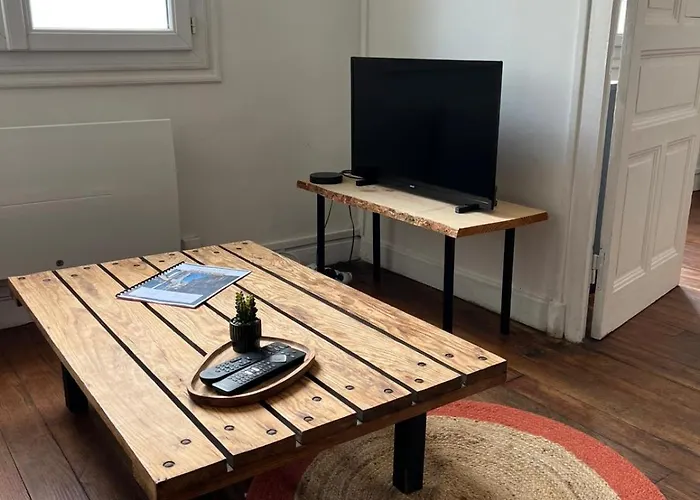 Cocon Au Coeur Du Centre De アパート バザス